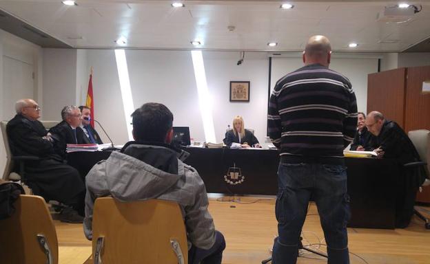 Dos hombres se acusan entre sí de conducir el coche del accidente mortal en Villasirga, Palencia