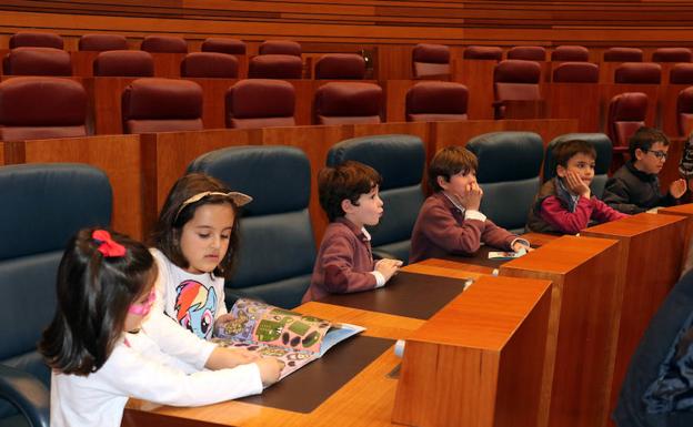 Las Cortes abren sus puertas a la «entera disposición» de los castellanos y leoneses