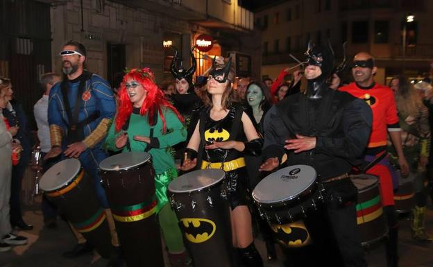 Cuéllar festivo, colorido y alegre