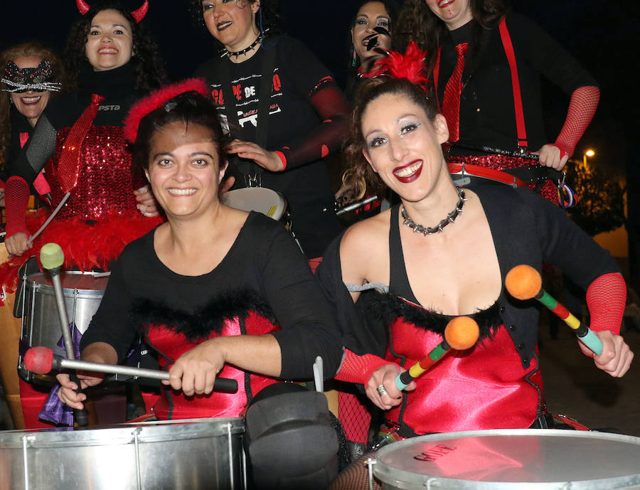 Batucada en el barrio de las Delicias, en Valladolid