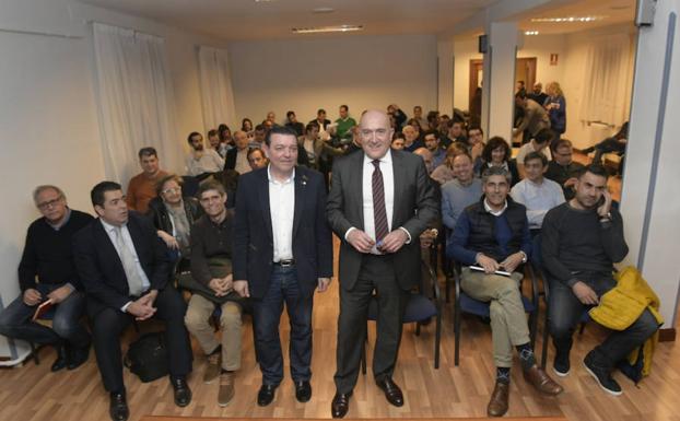 El compromiso y el voto «responsable» se cuelan en la precampaña del PP de Valladolid