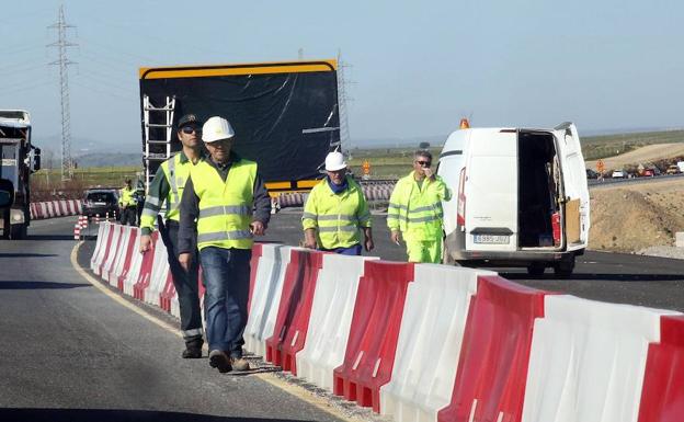 El paro desciende apenas un 1% en febrero en la provincia