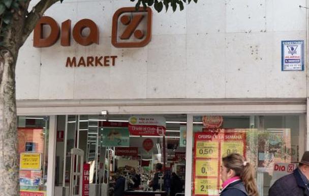 Trabajadoras de supermercados DIA convocan la primera protesta contra el ERE para este domingo