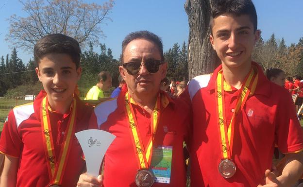 Los salmantinos Javier Montero y Álvaro Jaén, plata con Castilla y León en el Nacional en Edad Escolar de cross