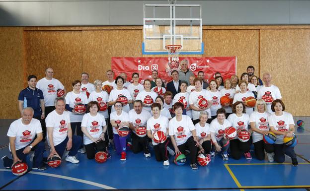 Salamanca acoge el programa SúperSenior para promover la práctica de baloncesto entre las personas mayores de 50 años