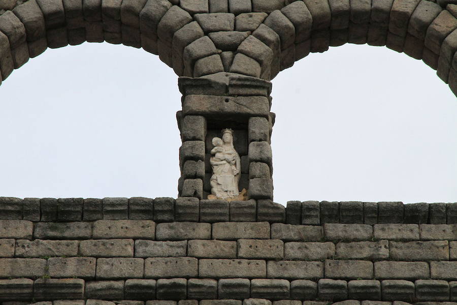 El andamiaje para retirar la Virgen del Acueducto se instalará el lunes