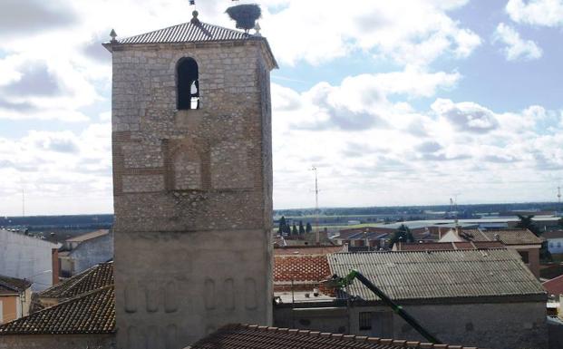 Íscar inicia las obras para sustituir la cubierta de la iglesia de San Miguel