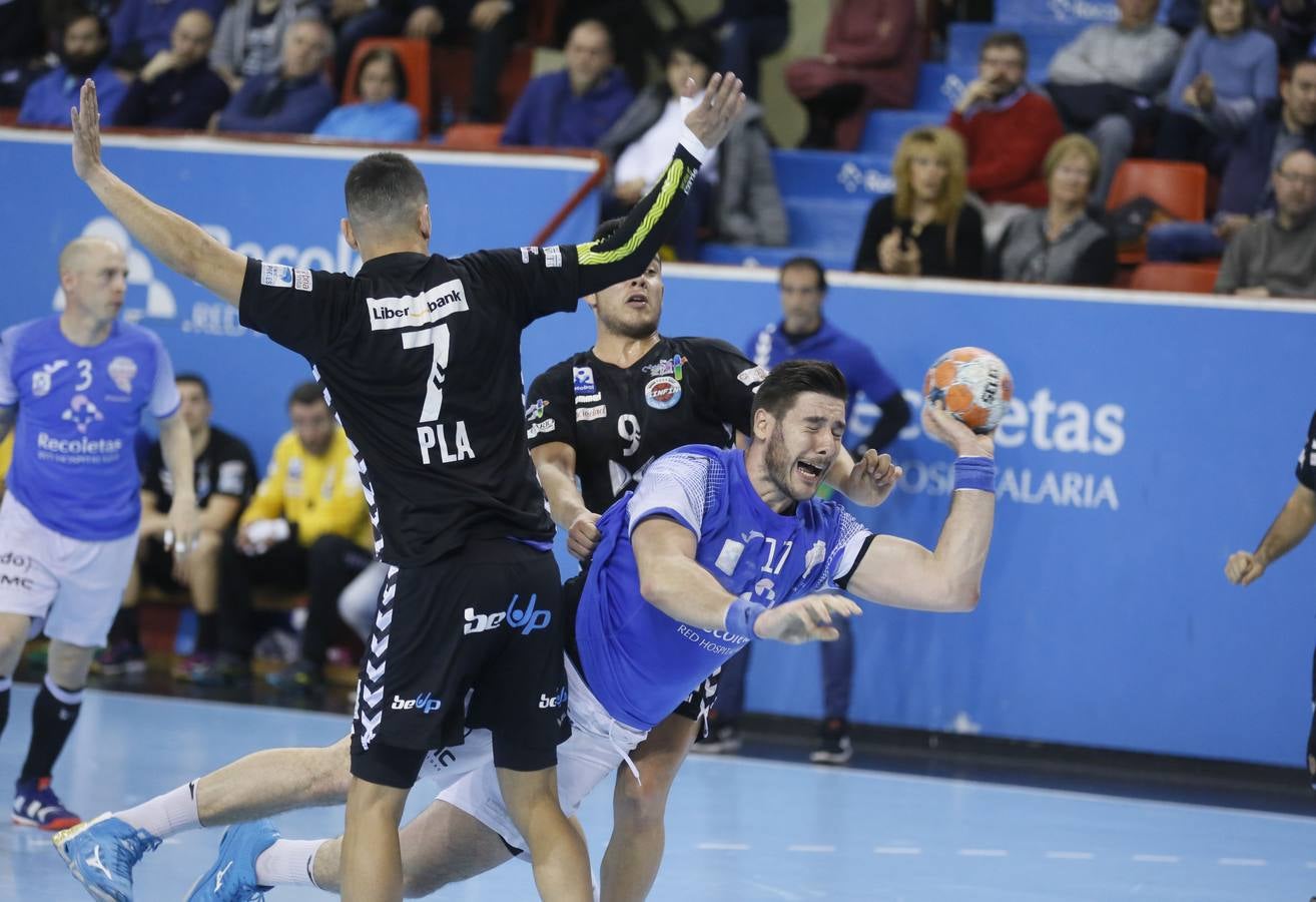 Victoria del Recoletas Atlético Valladolid ante el DS Blendio Sainfín (28-25)