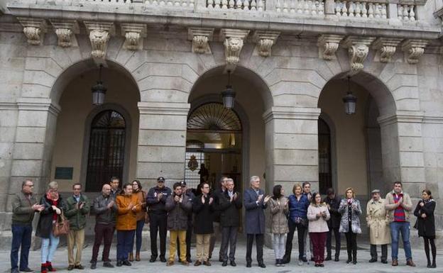 Las instituciones provincial y local paran en recuerdo a las víctimas del 11-M