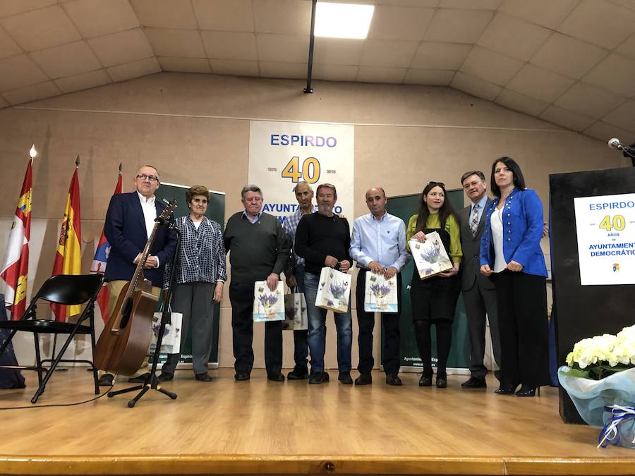 Espirdo rinde homenaje a sus alcaldes y concejales