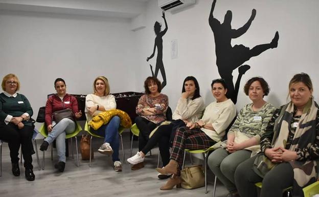 La IX Escuela de Padres de Guijuelo arranca con la comunicación en familia