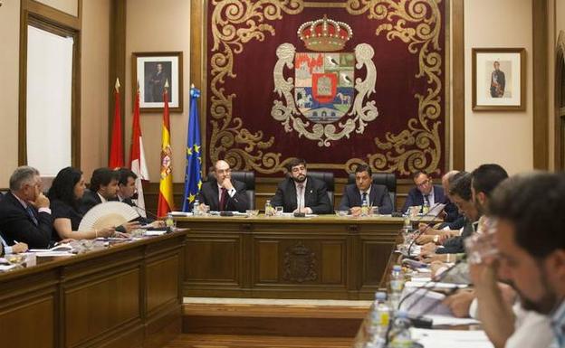 Carlos Moral, de UPyD, secunda la moción a Sánchez Cabrera en la Diputación de Ávila «por ética»