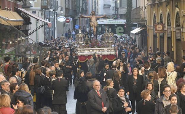 Procesión extraordinaria por el 75 aniversario de la Exaltación de la Cruz