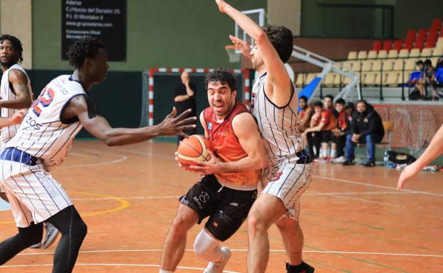 El Aquimisa Carbajosa suma ante un rival directo su tercera victoria seguida (93-86)