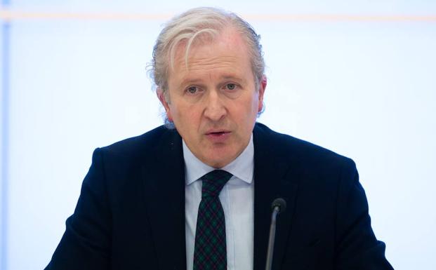 Emilio del Río, filólogo: «Sabiendo latín se hace mejor el amor»