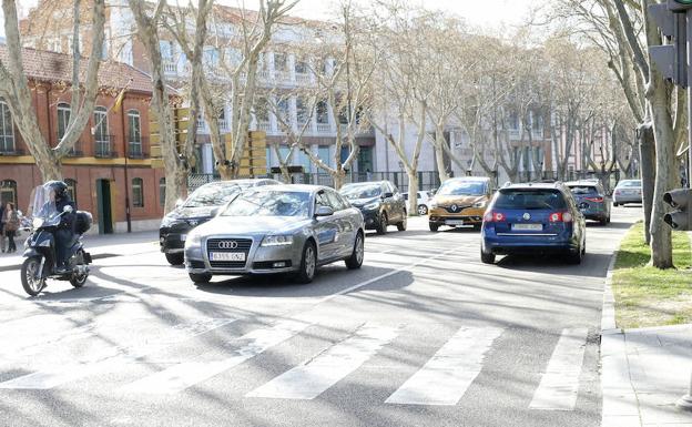 Filipinos cederá un vial para bicis en una red que sumará en verano 26 tramos de ciclocarril