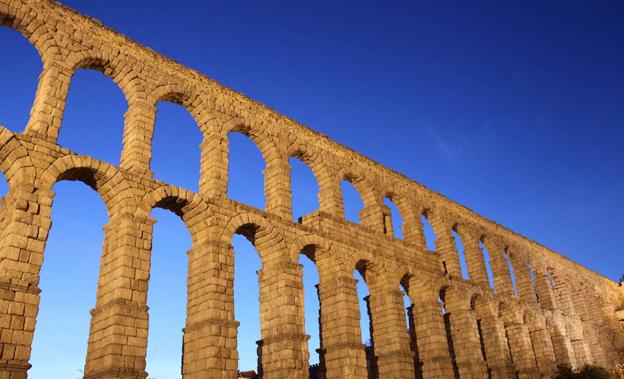 El Acueducto es el quinto monumento más conocido de España