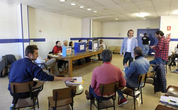 La alta participación desplaza a CCOO en las elecciones sindicales de Auvasa en Valladolid