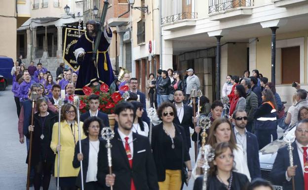 La salida del Nazareno anticipa la Pasión en la localidad vallisoletana de Peñafiel