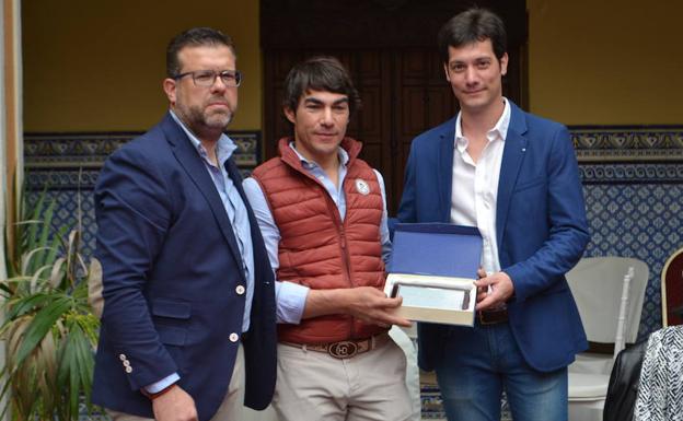 Homenaje al torero Manolo Vanegas en la presentación del X Certamen Taurino de Peñaranda de Bracamonte