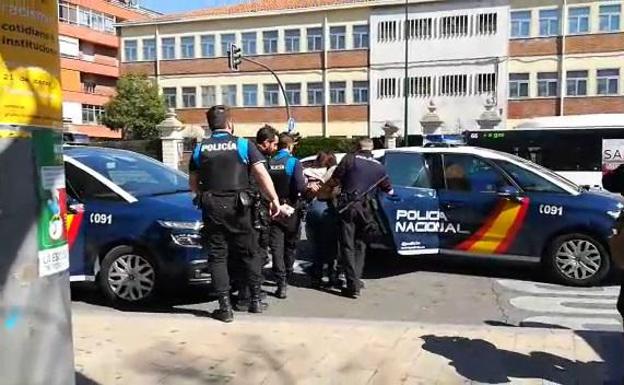 Denuncian a la Policía tras ser detenidos durante un acto de Vox en Delicias