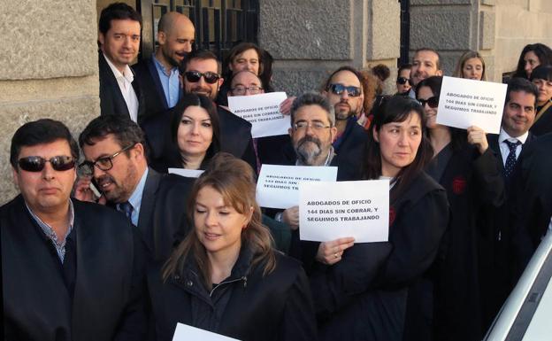 El Ministerio de Justicia adeuda cerca de 270.000 euros a los abogados de Segovia