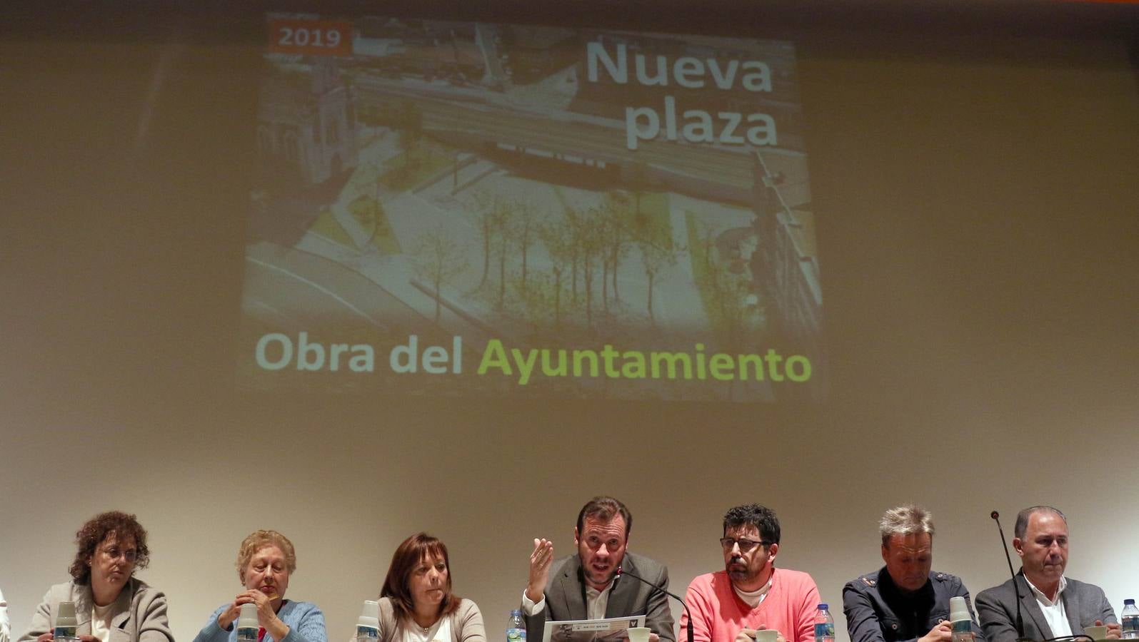 Óscar Puente participa en Delicias en la última asamblea vecinal de su mandato