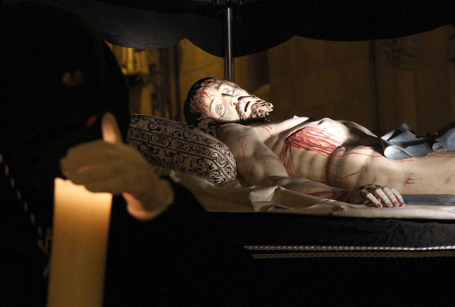 Los feligreses de San Andrés organizan un fesfile conmemorativo con su Cristo