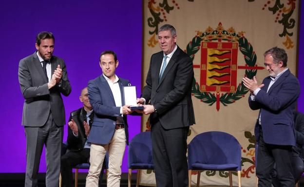 Valladolid y Renault ratifican su alianza: Medalla de Oro y compromiso de futuro