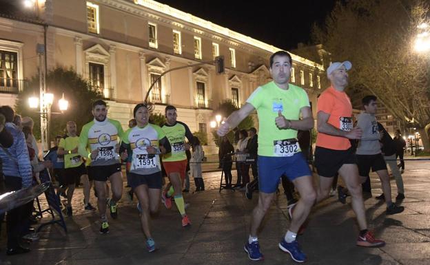 Búscate en las fotos de la carrera nocturna Ríos de Luz