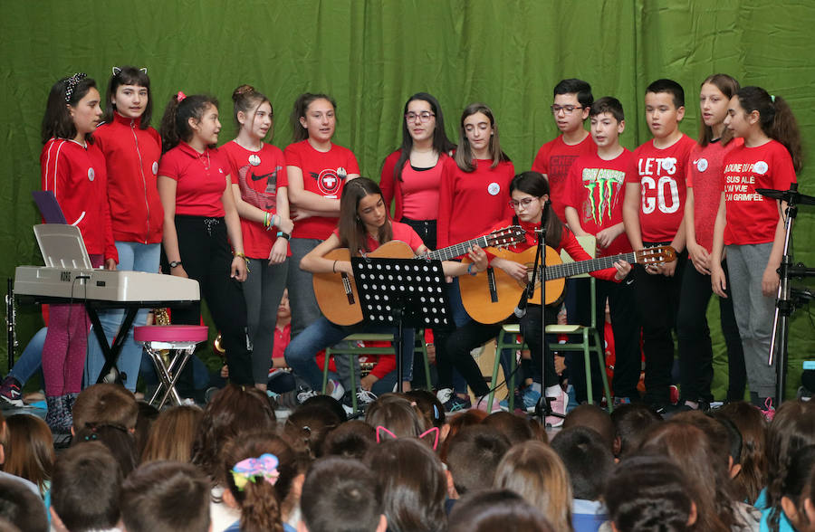 Solidaridad y talento musical se dan la mano en el colegio de Santa Clara