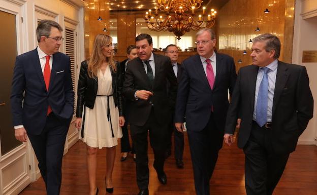 Carriedo aplaude los datos del paro pero critica «la inestabilidad que genera la subida de impuestos»