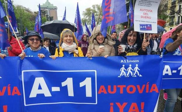 Satisfacción en la plataforma A11 Pasos de Peñafiel tras la protesta de la 'España vaciada'