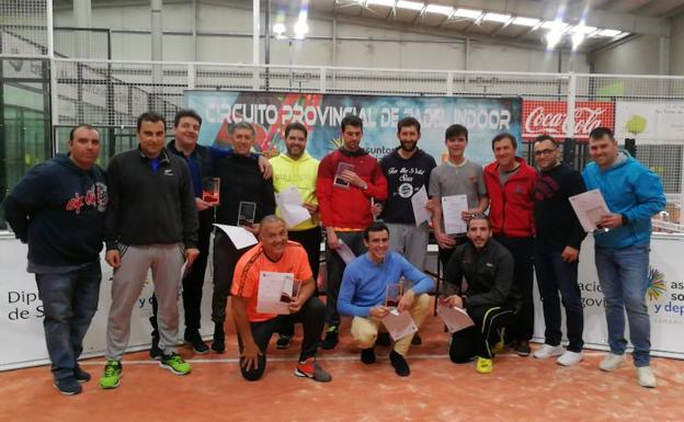 Pérez y Cosano rompen los pronósticos en el circuito provincial de pádel