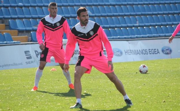 El punta David Torres se entrenará con el Salamanca CF hasta ver si la RFEF autoriza su fichaje