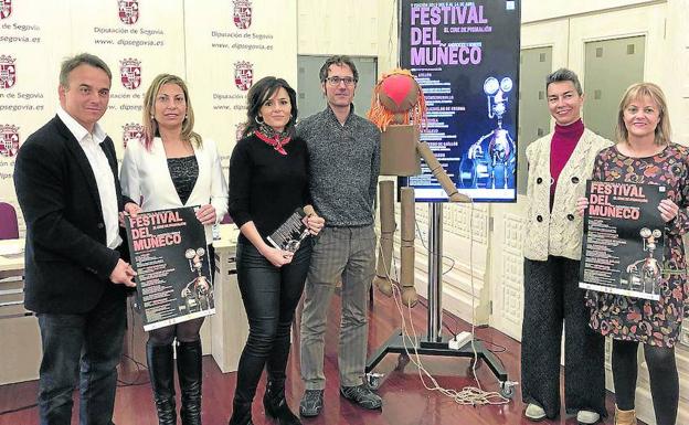 Siete municipios participan en el Festival del Muñeco, dedicado a androides y robots