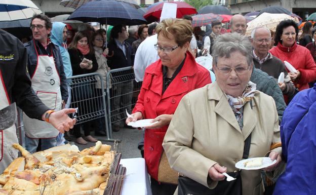 Procose se desmarca de la exaltación del cochinillo y enfada a los camareros