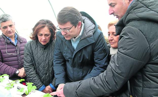 Fernández Mañueco define al PP como «el partido del campo y el medio rural»