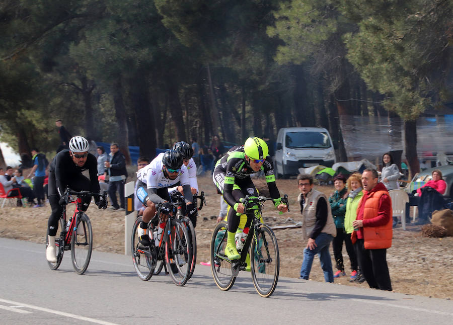 Cuéllar celebra la Carrera de la Chuleta, entre lo lúdico y lo deportivo
