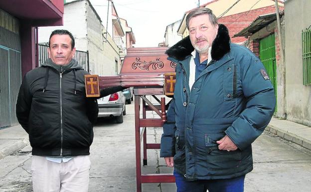 Voluntarios para el Yacente