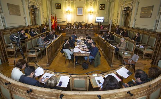 Una sentencia anula la retirada de símbolos religiosos de espacios del Ayuntamiento de Valladolid