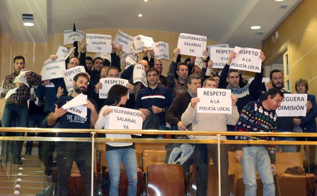 La Policía Local de Segovia estalla: motos viejas, sin equipos de medición y un cuartel insalubre