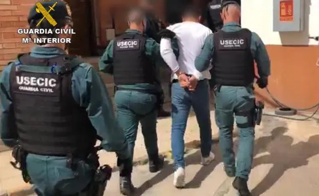 La Guardia Civil detiene a los padres del sospechoso del crimen de Vinaròs