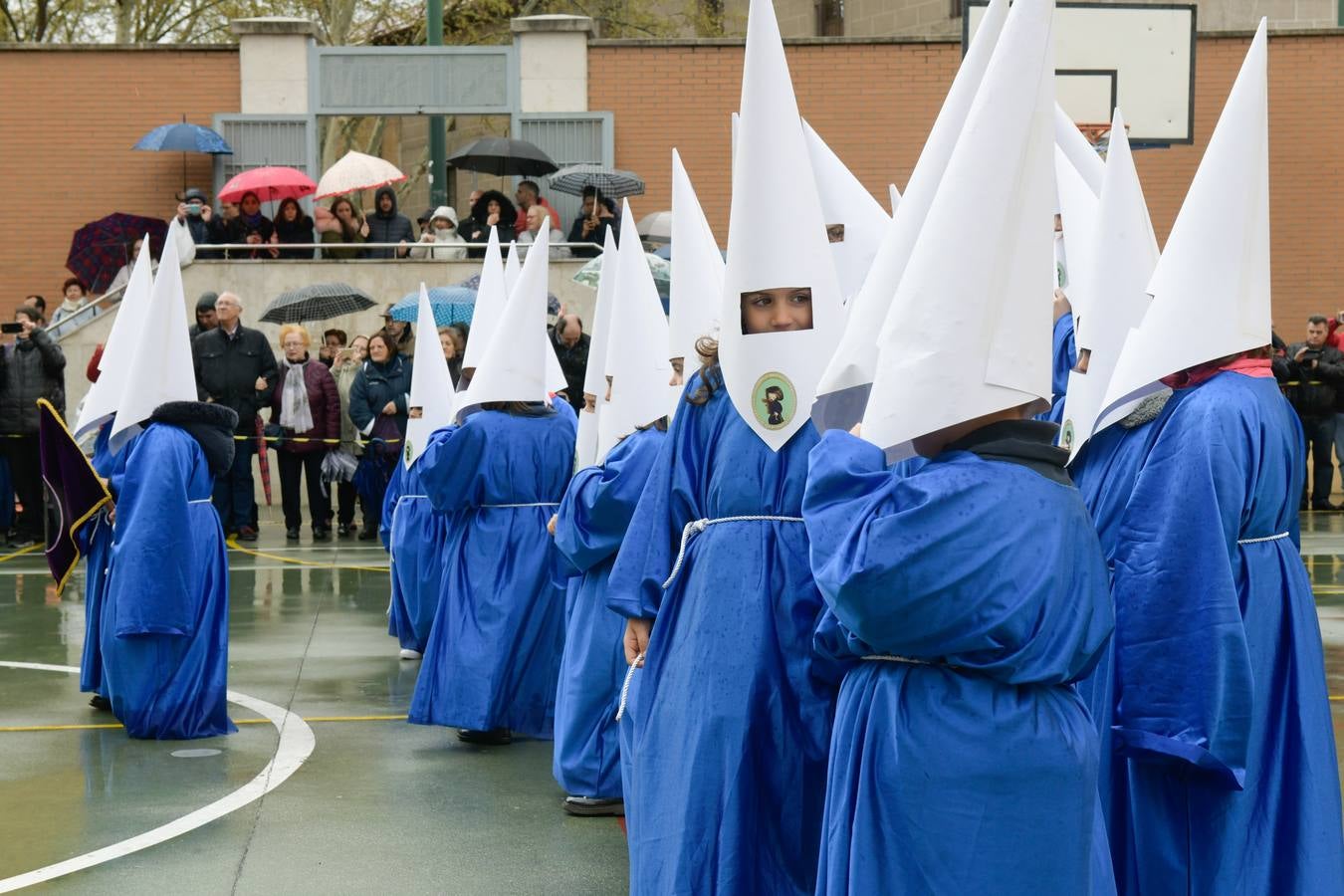 Procesión infantil en el colegio Amor de Dios de Valladolid