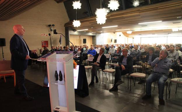 Barcones avanza que el nuevo decreto sobre el porcino «verá la luz este verano»