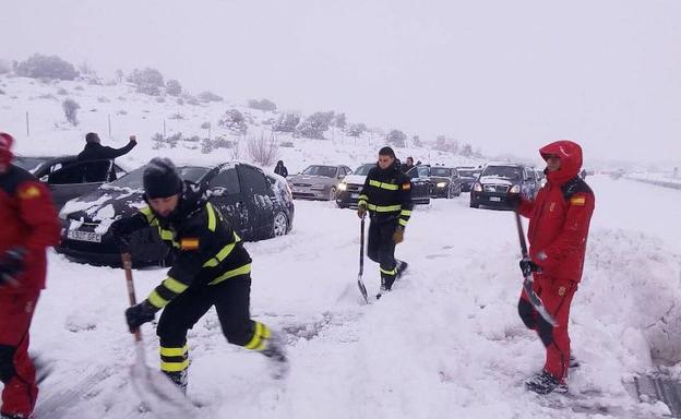 La Fiscalía demanda a Iberpistas en nombre de los atrapados por el caos en la nevada de la AP-6