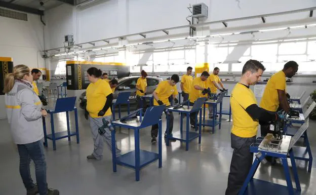 Renault contrata en cinco años a más de 2.000 personas formadas en el taller del Cristo