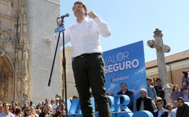 Mañueco pide a Carnero que de «un paso al frente» para ganar la Diputación de Valladolid