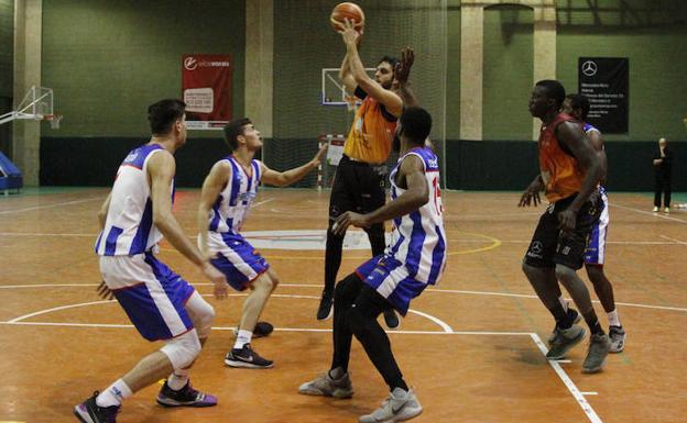 Dura salida para el Aquimisa Carbajosa ante el líder en Ponferrada