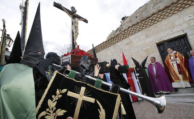 Encuentro a los pies del Cristo del Otero